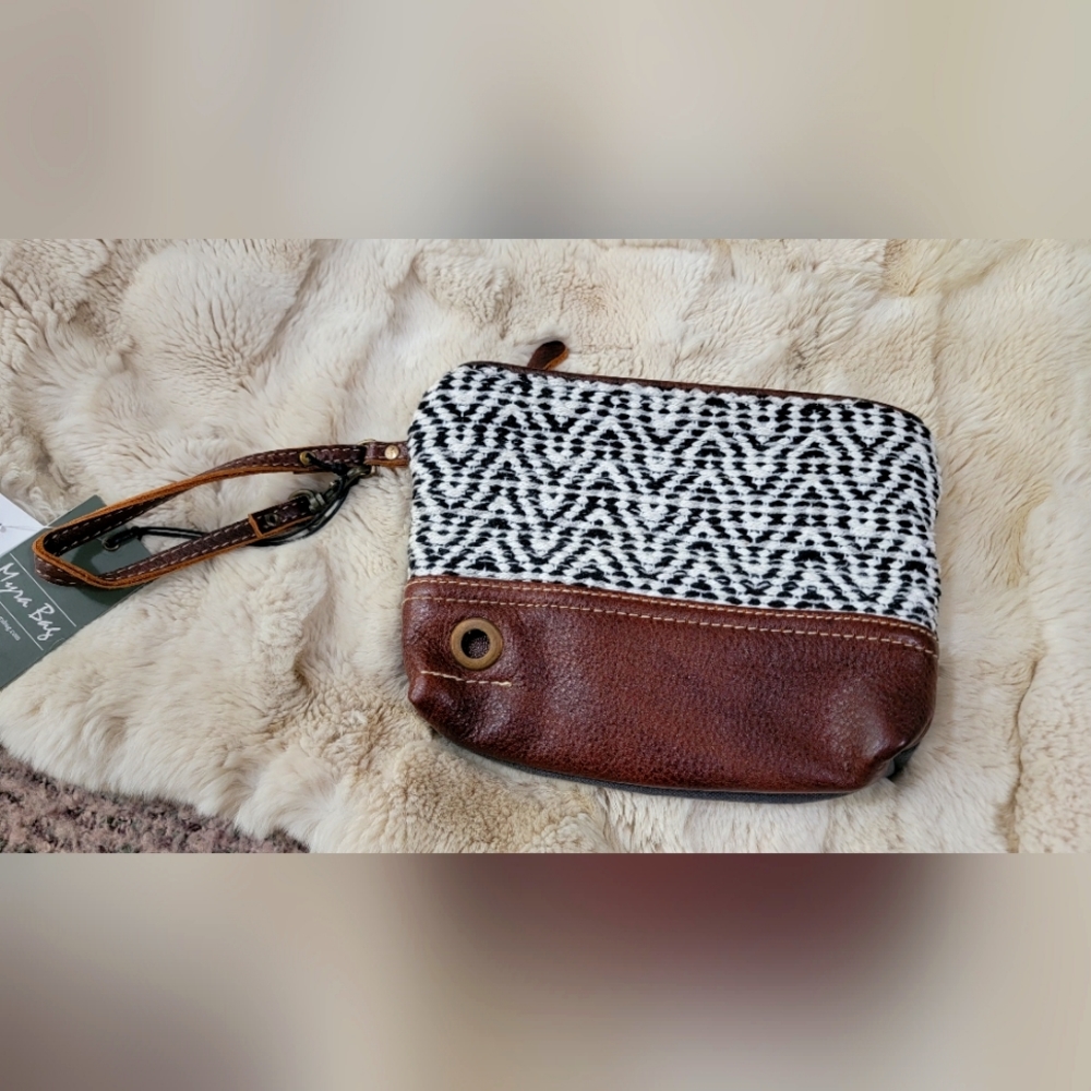 NWT Myra Bag Sorrel Pouch Wristlet